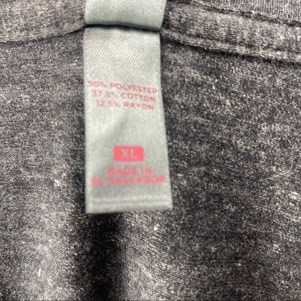 5/$25 District Heathered Gray V Neck Short Sleeve Jake Dodds Stagecoach Revolver - Picture 8 of 8